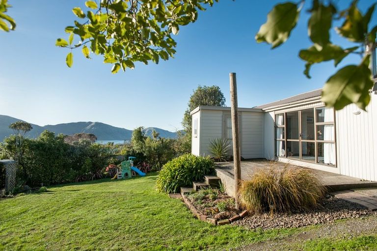 Photo of property in 4 Te Papau Crescent, Diamond Harbour, 8972