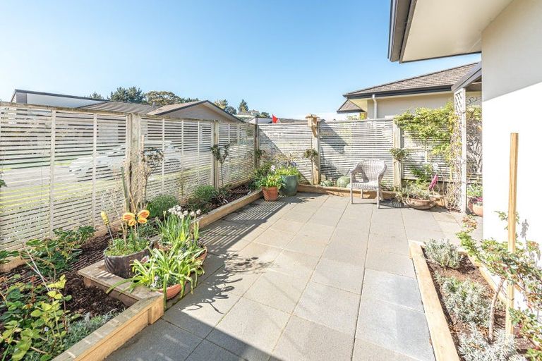 Photo of property in Caversham Park, 2/7 Caversham Road, Westmere, Whanganui, 4501