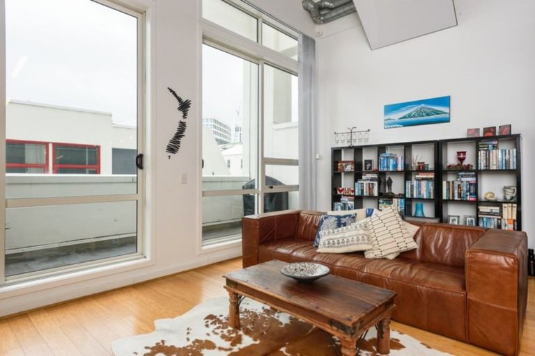 Photo of property in Stadium Garden Flats, 116/107 Thorndon Quay, Pipitea, Wellington, 6011