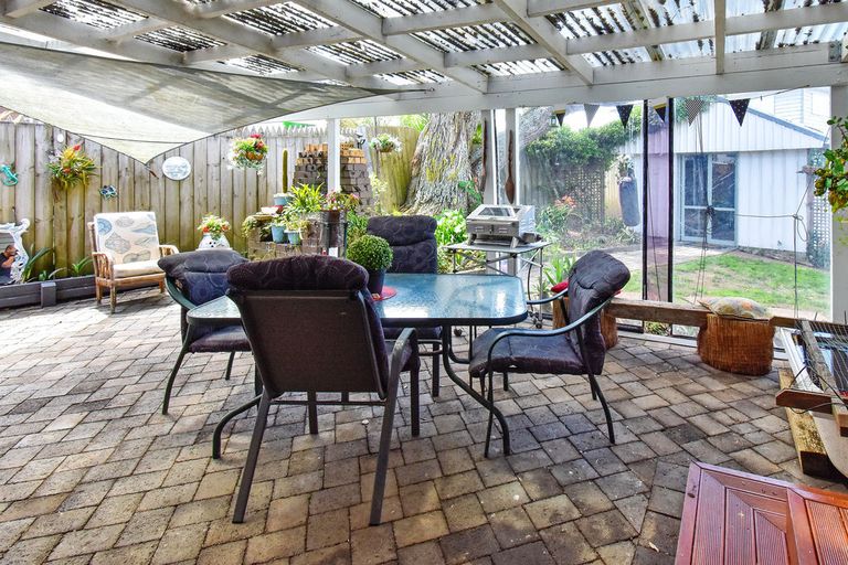 Photo of property in 15a Grande Vue Road, Hillpark, Auckland, 2102