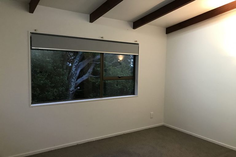 Photo of property in 16 Telstar Place, Beach Haven, Auckland, 0626