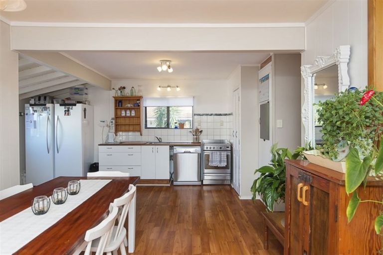 Photo of property in 154 Wellington Street, Pukekohe, 2120