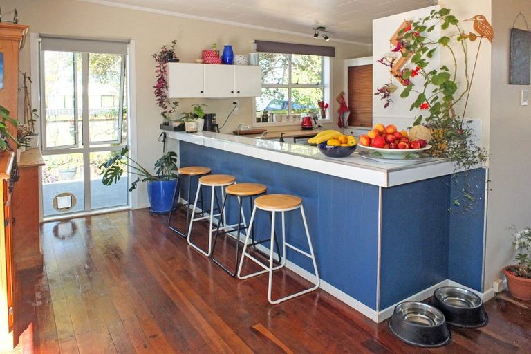 Photo of property in 4 Kennedy Street, Foxton Beach, Foxton, 4815