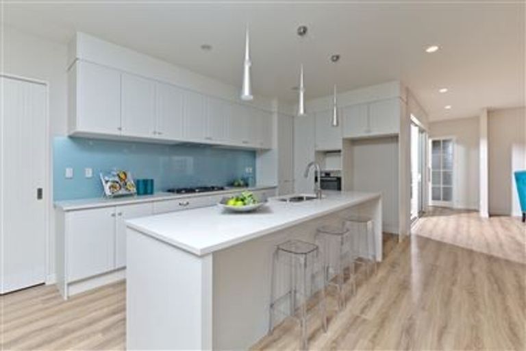 Photo of property in 51 Harvest Avenue, Orewa, 0931