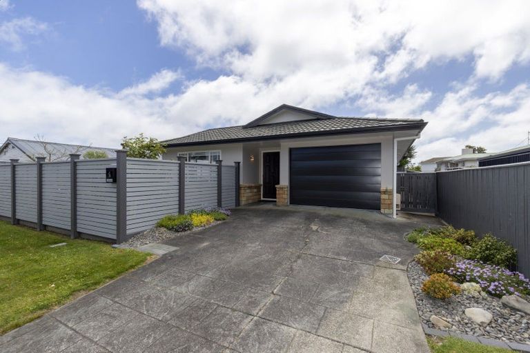 Photo of property in 5a Nathan Avenue, Paraparaumu Beach, Paraparaumu, 5032