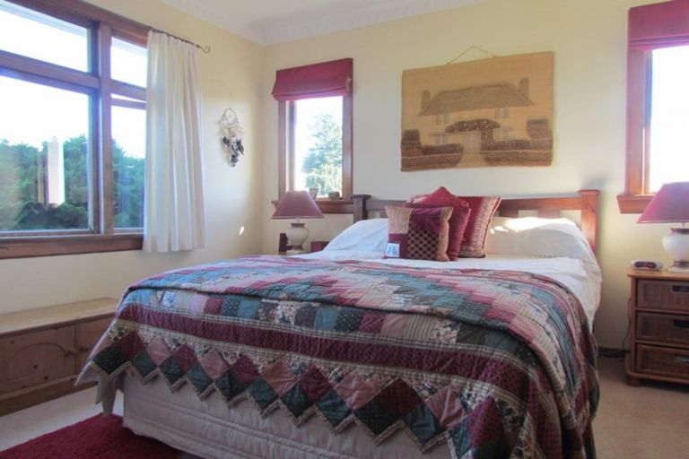 Photo of property in 42 Mary Street, Winton, 9720