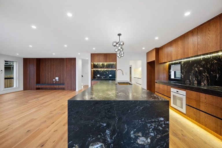 Photo of property in 5f Glendhu Road, Bayview, Auckland, 0629