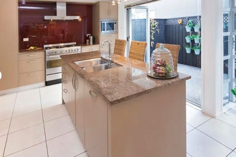 Photo of property in 1/58 Hattaway Avenue, Bucklands Beach, Auckland, 2012