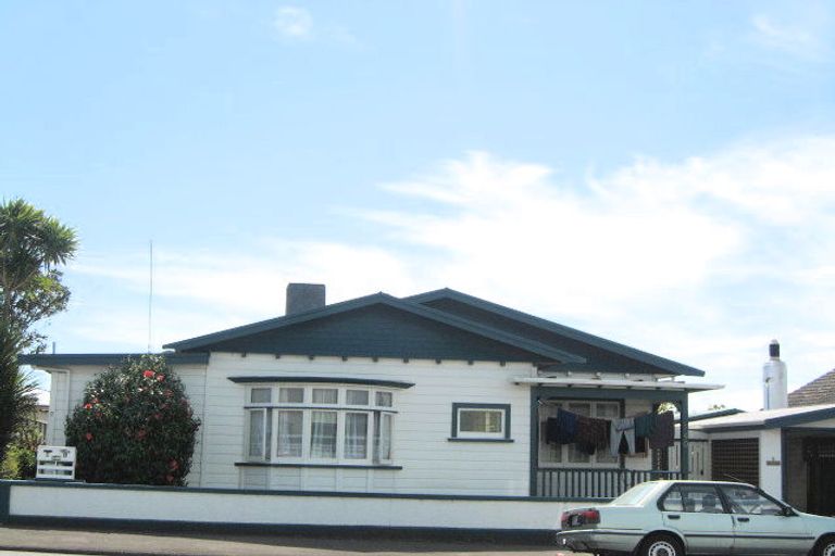 Photo of property in 240 Saint Aubyn Street, New Plymouth, 4310