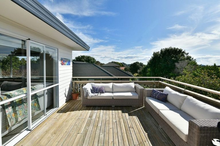 Photo of property in 28 Alec Craig Way, Gulf Harbour, Whangaparaoa, 0930