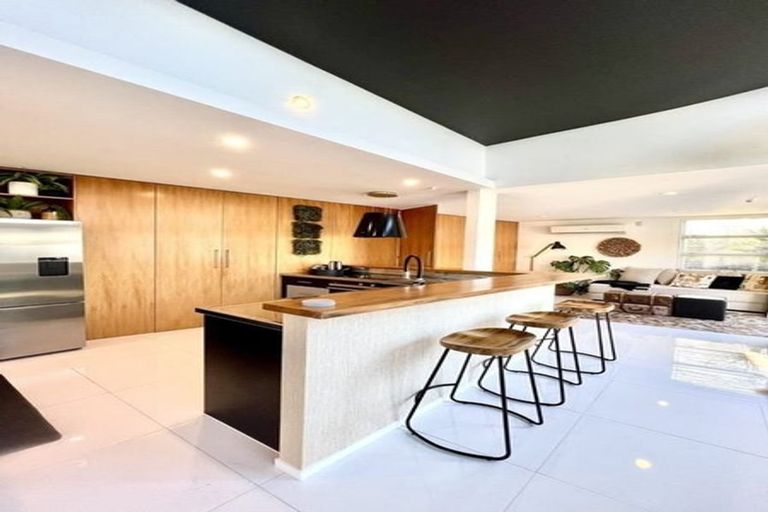 Photo of property in 16 Southworth Place, Grandview Heights, Hamilton, 3200