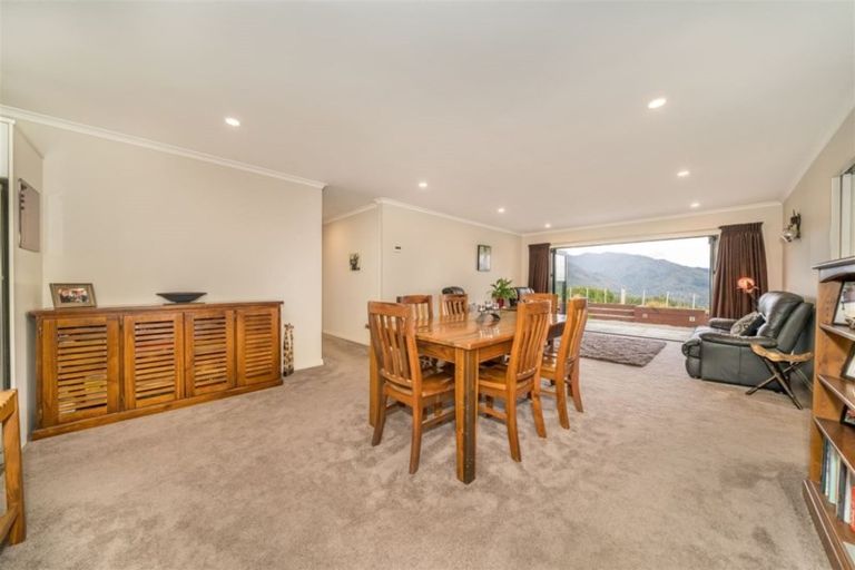 Photo of property in 32c Kaitoke Loop, Kaitoke, Upper Hutt, 5018