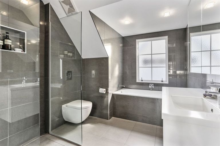 Photo of property in 3/7 Craig Road, Milford, Auckland, 0620