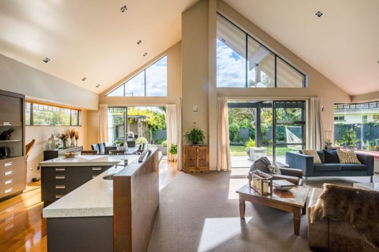 Photo of property in 374 Muritai Road, Eastbourne, Lower Hutt, 5013