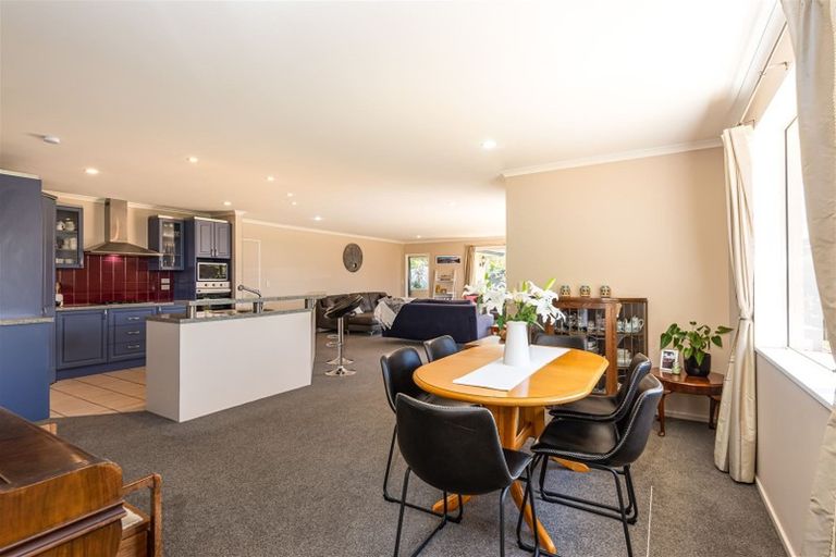 Photo of property in 7 Riverwood Boulevard, Redwood, Christchurch, 8051