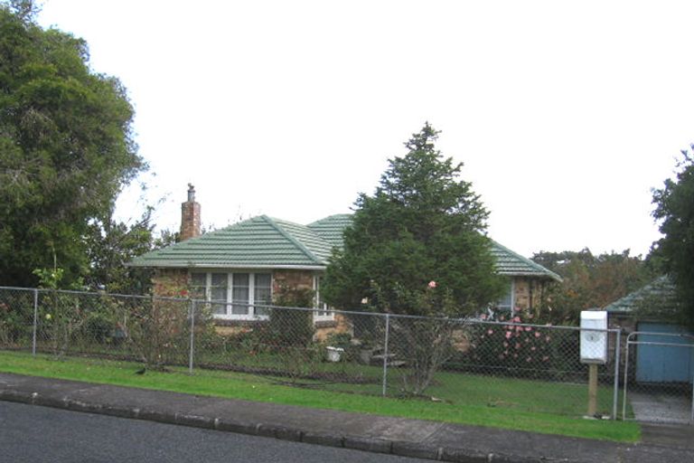 Photo of property in 4 Preston Avenue, Henderson, Auckland, 0610