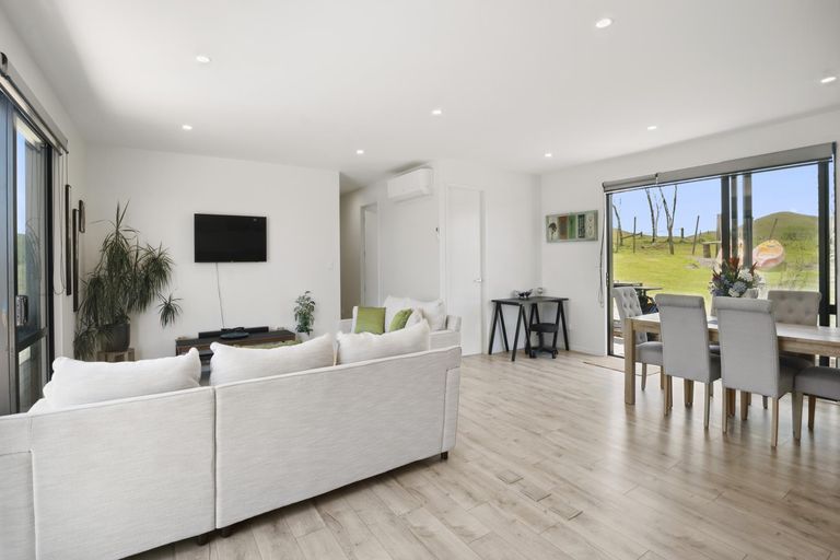 Photo of property in 144 Takahoa Drive, Kaiwaka, 0573