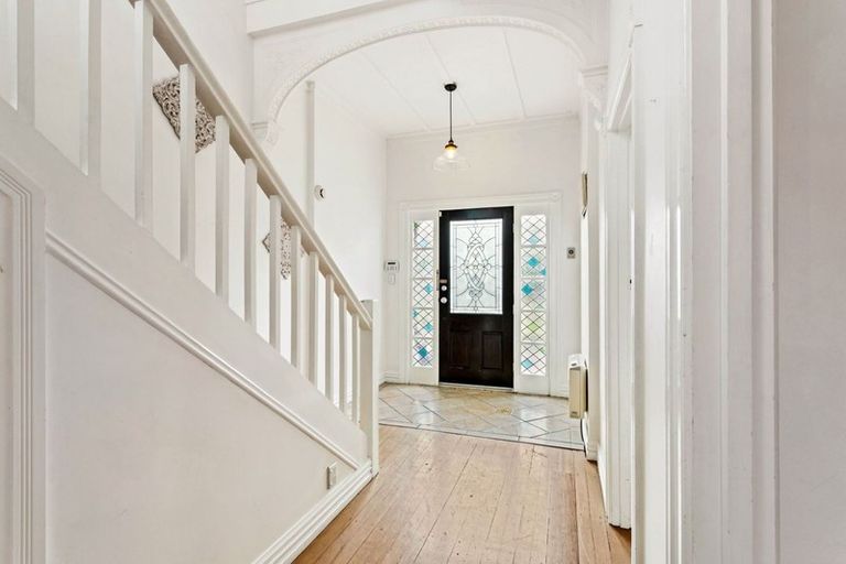 Photo of property in 50 Palmerston Road, Birkenhead, Auckland, 0626