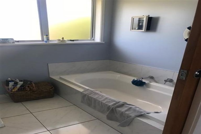Photo of property in 21 James Cook Street, Havelock North, 4130