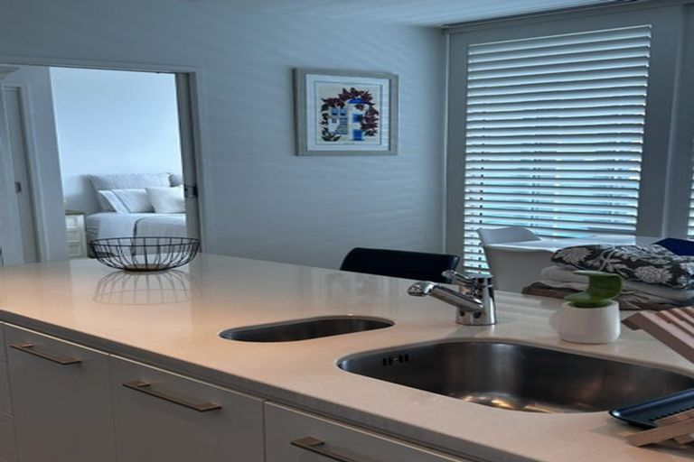 Photo of property in Sentinel Apartments, 402/3 Northcroft Street, Takapuna, Auckland, 0622