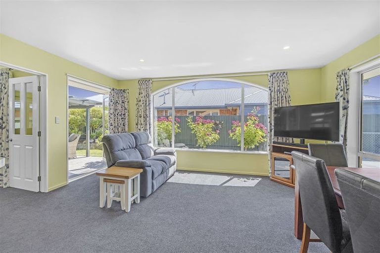 Photo of property in 8 Highwood Lane, Burnside, Christchurch, 8053