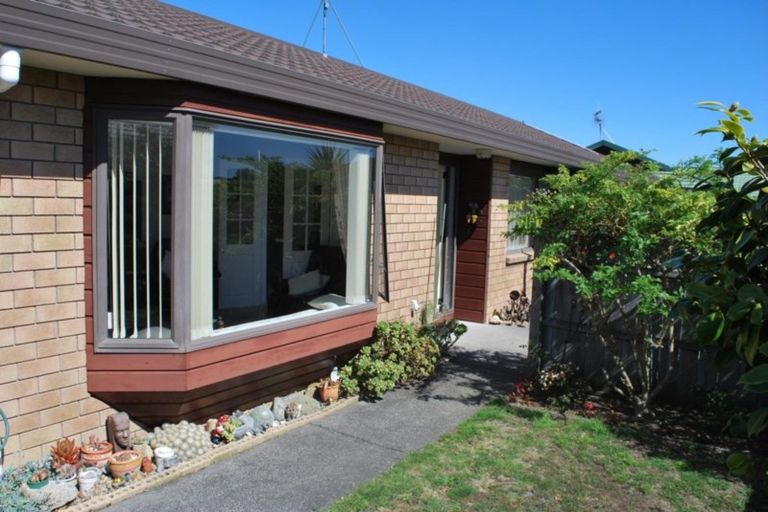 Photo of property in 94 Cedar Drive, Paraparaumu Beach, Paraparaumu, 5032