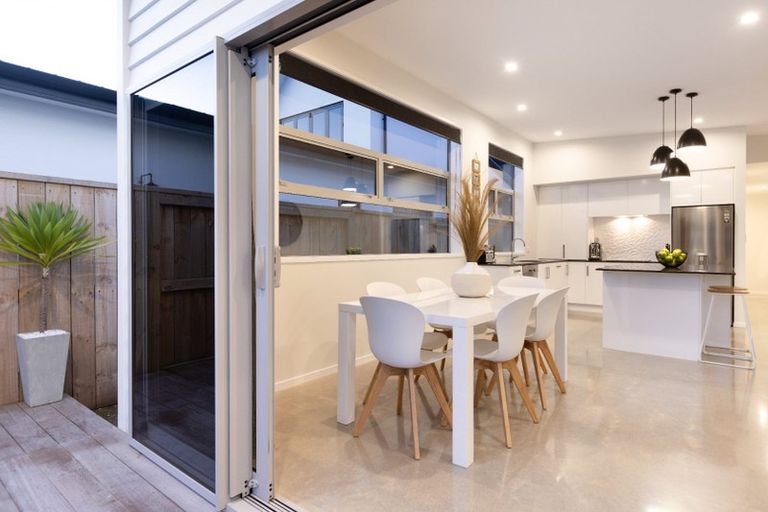 Photo of property in 16 Pimelea Street, Papamoa Beach, Papamoa, 3118