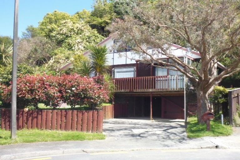Photo of property in 10 Gainsborough Grove, Belmont, Lower Hutt, 5010