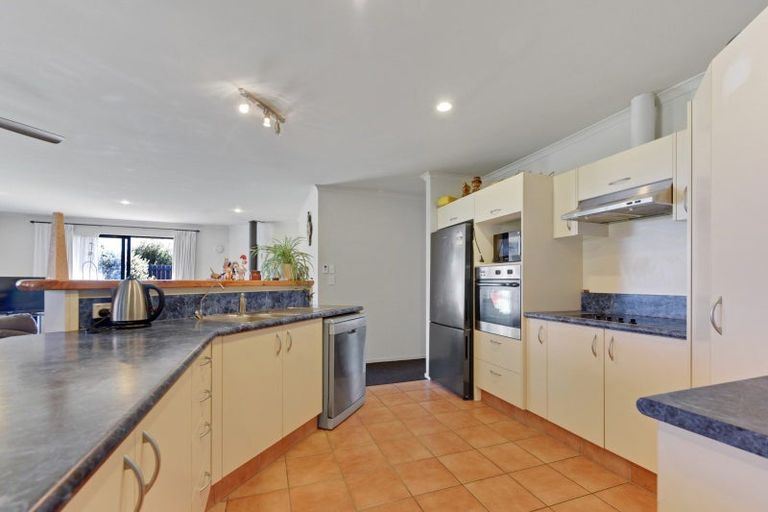Photo of property in 18 Monaco View, Stoke, Nelson, 7011