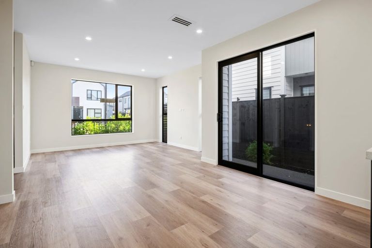 Photo of property in 6 Babos Avenue, Kumeu, 0810