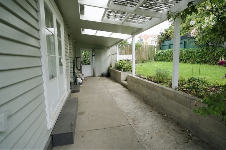 Photo of property in 8a Wharfe Street, South Hill, Oamaru, 9400