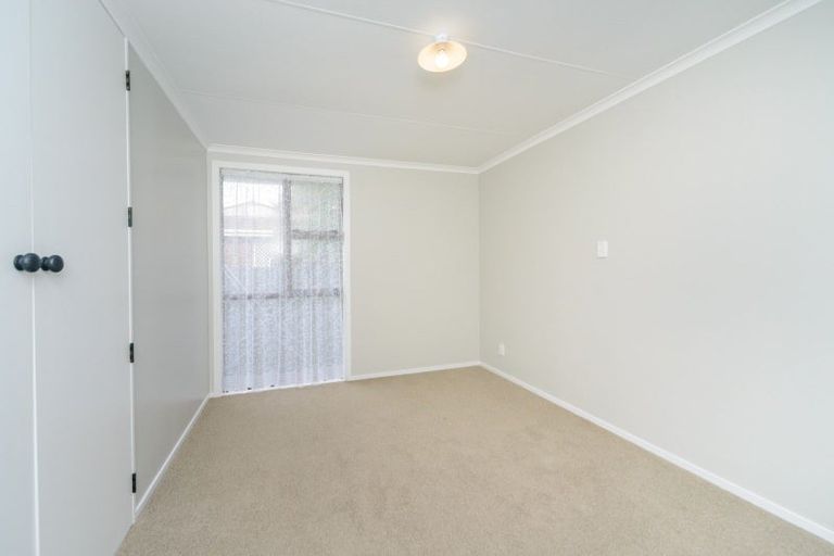 Photo of property in 8 Adams Place, Kelvin Grove, Palmerston North, 4414