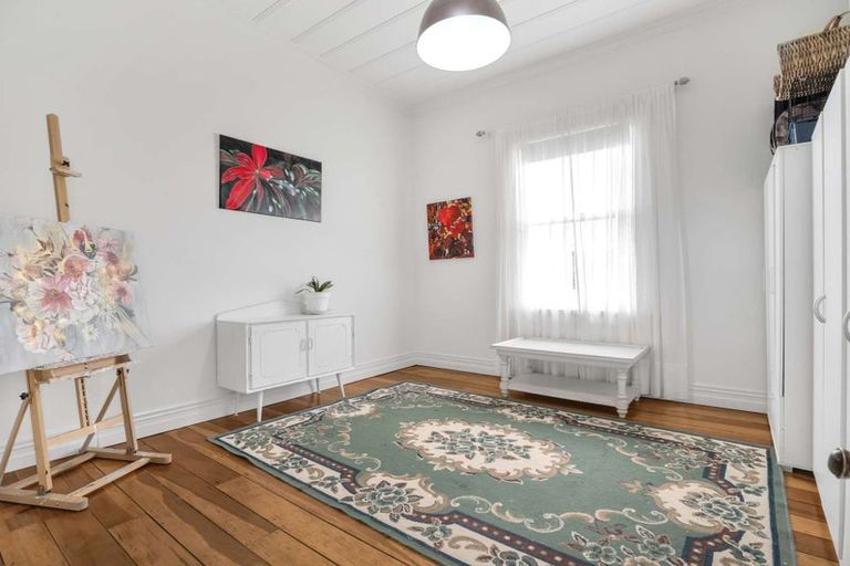 Photo of property in 43 Colombo Road, Waiuku, 2123