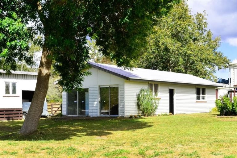Photo of property in 113 Foster Road, Kumeu, 0891