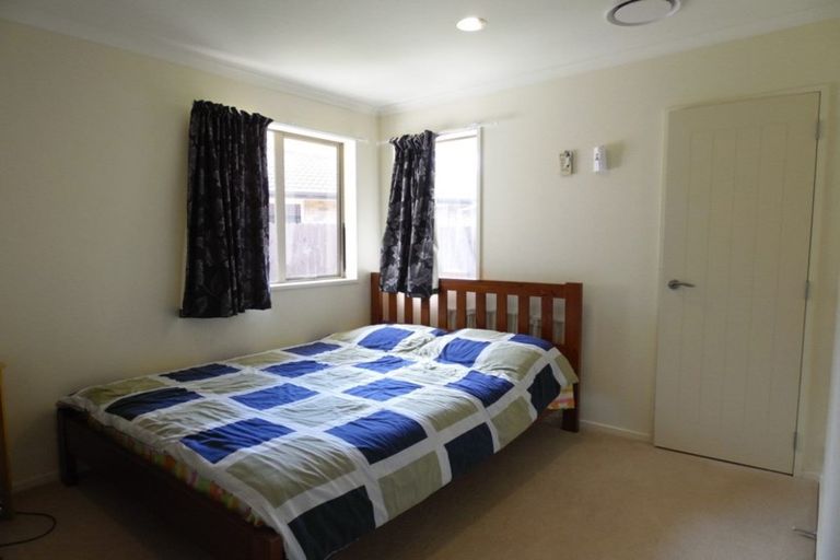 Photo of property in 60 South Kensington Way, Henderson, Auckland, 0612