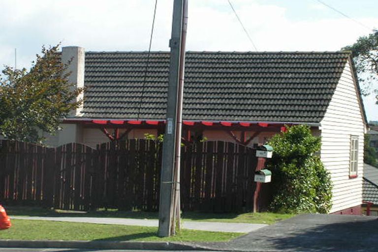 Photo of property in 2/162 Forrest Hill Road, Forrest Hill, Auckland, 0620