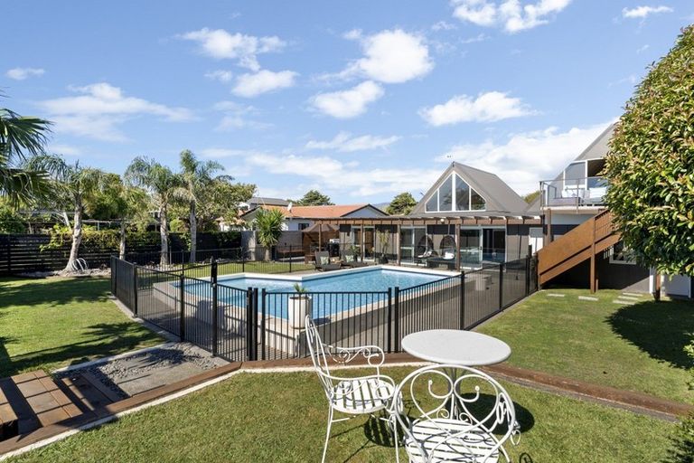 Photo of property in 37 Callender Terrace, Paraparaumu Beach, Paraparaumu, 5032