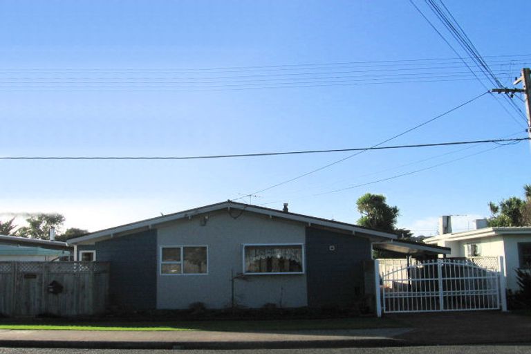 Photo of property in 51 Te Moana Road, Waikanae Beach, Waikanae, 5036