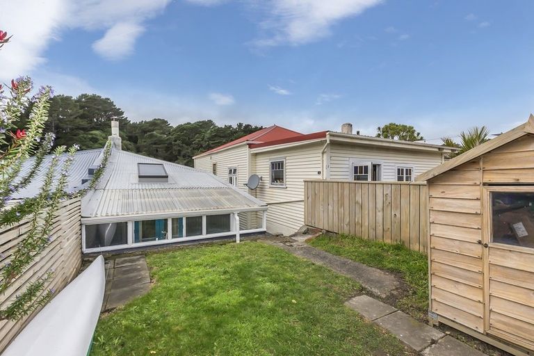 Photo of property in 48 Edinburgh Terrace, Berhampore, Wellington, 6023