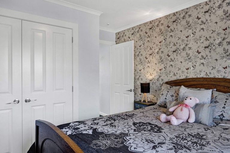 Photo of property in 30 Kahikatea Street, Inglewood, 4330