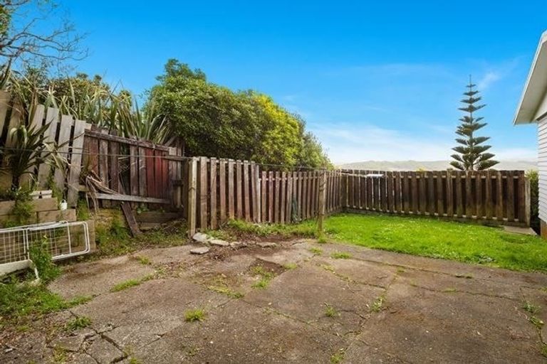 Photo of property in 59 Baylands Drive, Newlands, Wellington, 6037