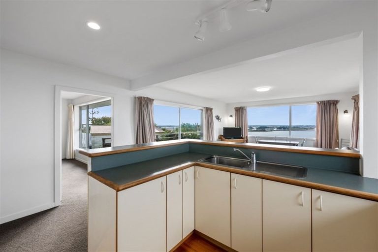 Photo of property in 65 Saint Andrews Hill Road, Mount Pleasant, Christchurch, 8081