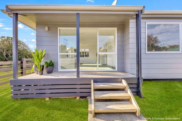 Photo of property in 1/58 Riversdale Drive, Merrilands, New Plymouth, 4312