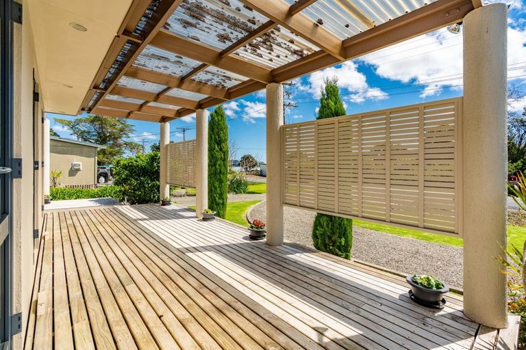 Photo of property in 6 Regent Street, Whakapirau, Maungaturoto, 0583