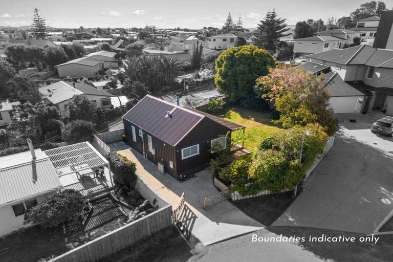 Photo of property in 5a Marjorie Lane, Papamoa Beach, Papamoa, 3118