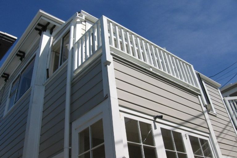 Photo of property in 12 Prince Street, Mount Victoria, Wellington, 6011