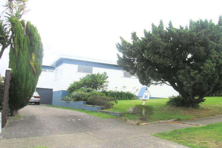 Photo of property in 257 Dowse Drive, Maungaraki, Lower Hutt, 5010