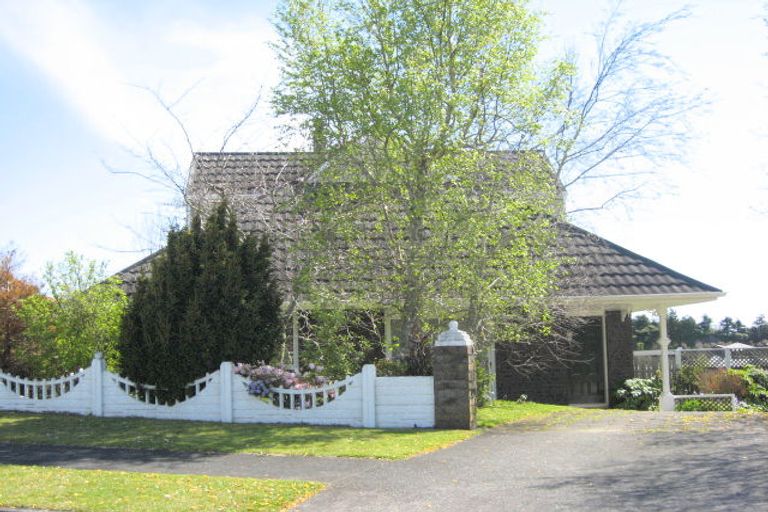 Photo of property in 4 Cargill Place, Frankleigh Park, New Plymouth, 4310