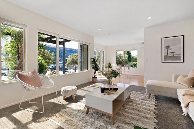 Photo of property in 33 Oregon Drive, Kelvin Heights, Queenstown, 9300