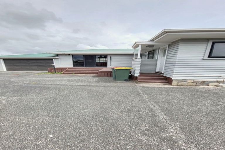 Photo of property in 51 Clevedon Road, Papakura, 2110